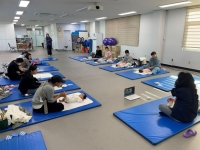 부모·아기 교감 '쑥쑥'…가평군, 영유아 '베이비 마사지 교실’ 인기