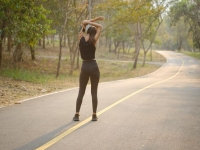 민망해서 못 입겠다 할 땐 언제고…불황에도 역대급 실적 낸 K운동복