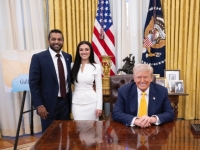 전용기 타고 여친 보러간 FBI 국장, 여친은 특수기동대 경호 받아