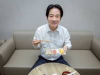 "점심은 日초밥과 미소국" 인증샷 올린 대만 총통…'日 편들기?'