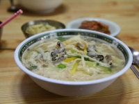 "뜨끈하게 한 그릇" 가볍게 먹는 점심이었는데 '깜짝'…지난달 가장 비싸진 외식메뉴