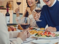 "부자 남친과 결혼하는 친구, 청첩장은 치킨집서…서운하다"