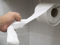 "부검 결과에 다들 경악"…'변비로 사망' 남성의 장 속에서 발견된 것