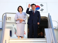 이 대통령 "남북평화 구축되면 한미연합훈련 안 하는 게 바람직"