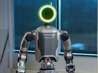 보스턴다이내믹스 "현대차 공장에 휴머노이드 투입 시작"