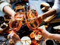 "혼밥 말고 합석할까요?"…낯선 사람과 한 테이블 앉는 세대