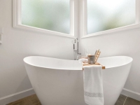 가족여행 가서 온수 욕조 사용했다가…70대 여성 사망 '미스터리'