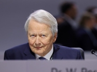 82세 포르셰 회장, '20세 연하' 철강 명문가 여친과 네 번째 결혼