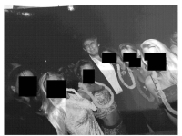 트럼프 또 구설수…'여성 6명에 둘러싸였다'