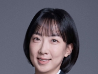 국방부, 언론인 출신 정빛나 대변인 임용…역대 최연소