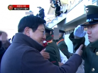 해병대 수료식에서 포착된 박근혜 조카 