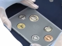 동전 쓰는 것보다 녹이는 게 이득?…일본 5엔에 무슨 일이