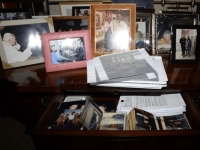 美법무부, '엡스타인 파일' 공개 하루 만에 트럼프 사진 등 일부 삭제