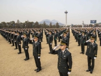 한 때 '꿈의 학교' 였는데…자퇴 작년 2배 폭증 육사, 초급 장교 수급 '비상'