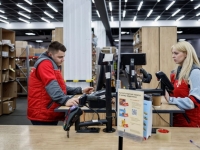 회사까지 관두더니 독일행 10배 쑥…'출금' 풀린 청년들 대거 '탈우크라'