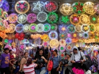 끝난 성탄절 아쉽다면 '이곳' 가세요...내년 1월까지 크리스마스 시즌