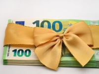 삼성전자·테슬라 이어…크리스마스 주식 선물은 '이것'