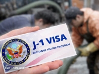 '현대판 노예' 된 한국 대학생들 충격 실태…악덕업체들, 美 J-1비자 악용