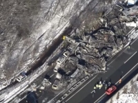 폭설에 갇힌 67대 '꽝, 꽝'…일본 고속도로서 차량 연쇄 추돌 참사