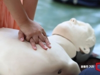 퇴근길 '6호선의 기적'…쓰러진 승객 구한 '백의의 천사'