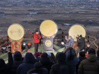 김포시, 봉성산 해맞이 성황…시민 1000여명 '붉은 말의 해' 희망찬 출발