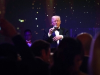 트럼프, 가구·주방용품 관세 인상 1년 연기…고물가 불만에 '관세 브레이크'