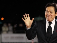 스캔들 '0'의 성자, 영화 지킨 투사…'영원한 어른' 안성기