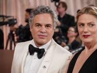 '착하게 살자' 'ICE 아웃'…트럼프에 참다못한 배우들, 골든글러브서 결국