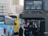 "버스파업 몰랐어요" 출근길 혼란…노사 '통상임금' 평행선(종합)