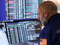 뉴욕증시, 기업 실적 소화하며 하락…금융주·반도체주 동반 약세