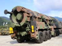 김정은 은신한 지하벙커 파괴한다…드디어 실전 배치한 괴물 미사일 '현무-5' 