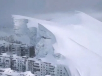 아파트 삼킨 폭설에 '비상사태' 선포까지…도시 마비된 '이 나라'