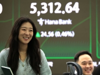 [굿모닝증시]美기술주 급락에도 반도체주 완충…약보합 출발 전망