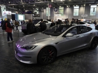 "문만 열렸어도 살 수 있었는데"…반복되는 테슬라 '전자식 도어'의 비극