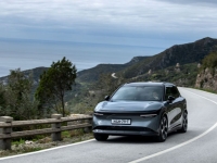 글로벌 상승세 탄 中 지커, 7X로 한국 상륙…모델Y와 정면승부