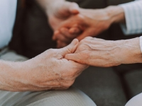 오랜만에 본 부모님, 달라진 모습에 '깜짝'…그냥 노화 아니었다