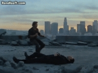 브래드 피트와 '몸싸움' 톰 크루즈…할리우드 충격에 빠뜨린 '영상'