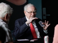 '투자의 귀재' 워런 버핏, 은퇴 전 아마존·애플 팔고 NYT 샀다