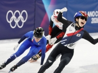 캐나다 '휘청' 람보르길리 질주 金 터졌다…3000m 女계주 8년만에 정상 탈환