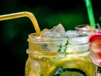 유명 카페 레모네이드 마셨을 뿐인데 '사망'…21세 여대생에게 무슨 일이