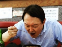 "군대보다 낫네" 떡갈비에 순댓국까지…무기수 된 윤석열 식단 보니