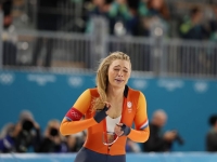 '스포츠 브라 노출' 네덜란드 빙속 스타 경기복, 경매가 1000만원 넘길 듯