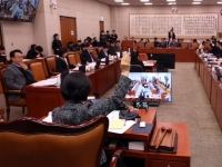 취득한 자사주 1년내 의무 소각…3차 상법 개정안 법사위 통과(상보)