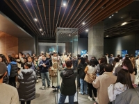 104년 만의 신라 금관, 28만 명 홀렸다…'트럼프 효과'에 오픈런까지