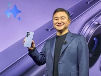 "택시 불러줘" AI 더 쉽게 쓰는 갤럭시S26…"8억대 보급 목표"