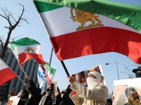 하메네이 사망에 분열된 이란…축하하는 국민, 애도하는 국민[美 이란 공습]