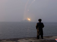 美-이란 전쟁 와중에…미사일 시험발사 참관한 北김정은 "해군 핵무장화 만족"