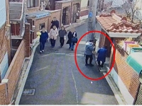 "구청 직원입니다"…독거노인 노린 '가짜 복지사' 구속 송치