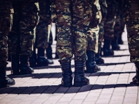 3년 질질 끌더니 결국…"군대 안 갈거야" 거리 뛰쳐나온 10대들