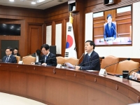 "퇴직금 전문가에게 맡기고 회사 밖에 둔다"…정부 제도 개편 착수